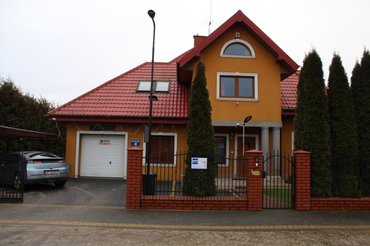 Dworek W Zieleni Warsaw Ngoại thất bức ảnh