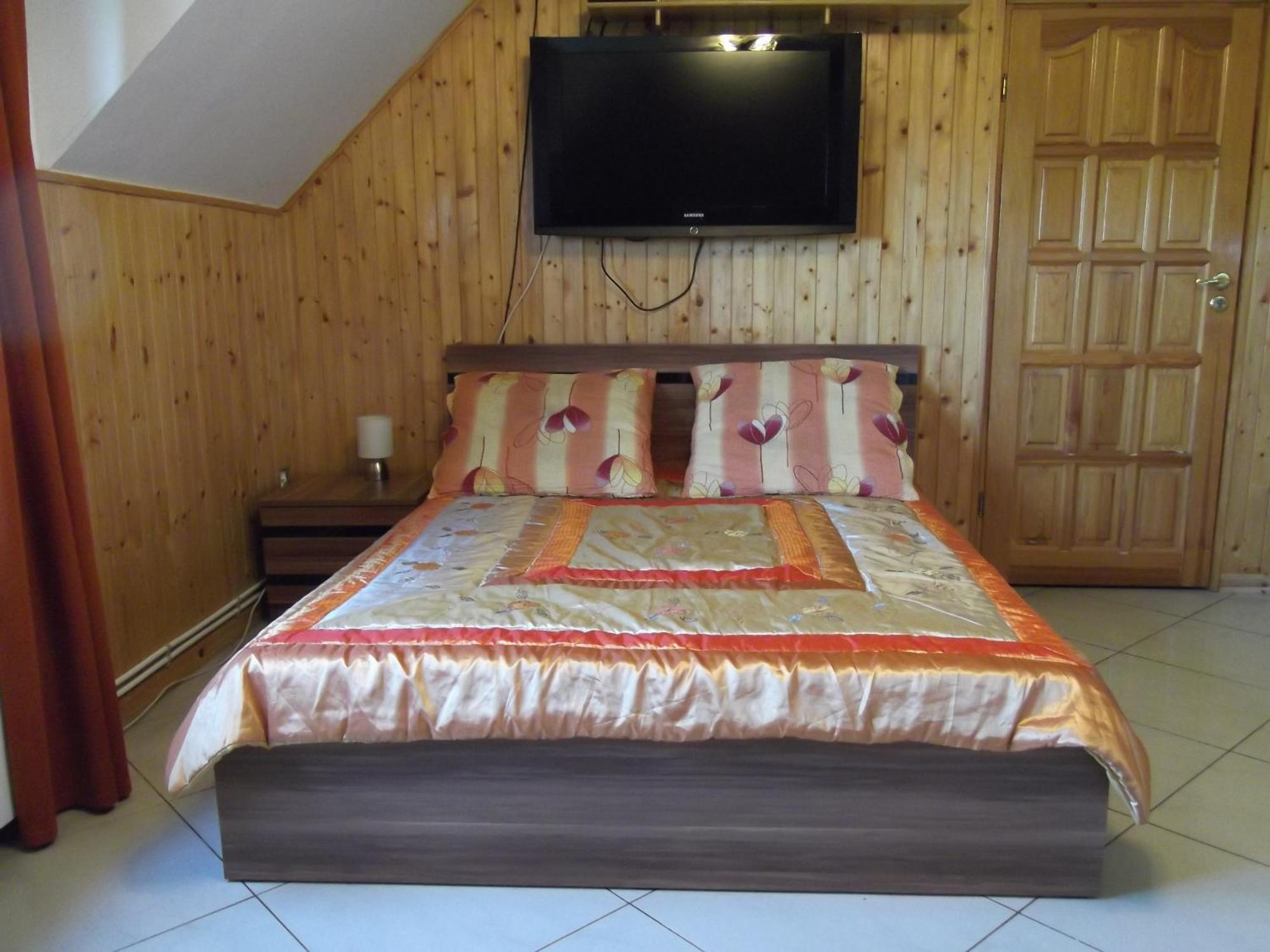 Dworek W Zieleni Warsaw Ngoại thất bức ảnh
